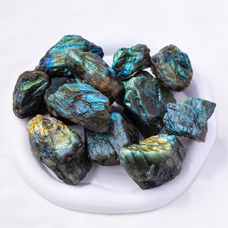 Labradorite with strong blue flash for essential oil diffusion and powerful aura protection